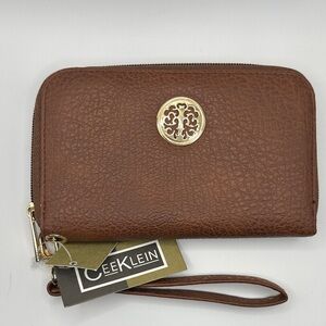 CeeKlein Textured Brown Wristlet NWT